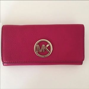 NWT Michael Kors Fulton Carryall Wallet